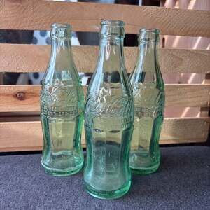 Vintage Green Glass 6oz Coca-Cola Hobbleskirt Bottle 2 Louisville 1 Lexington KY